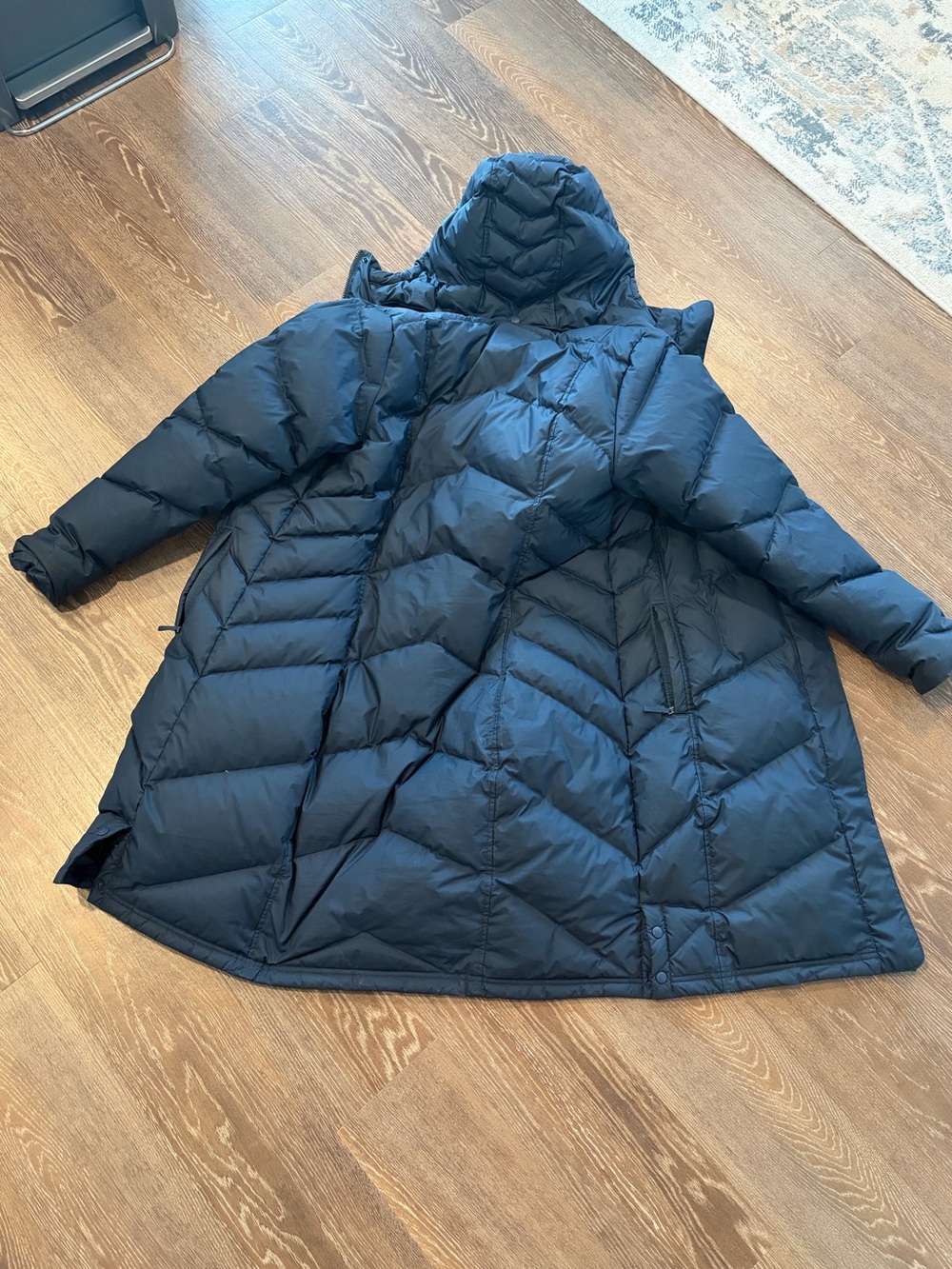 Patagonia Women’s Down With It Parka - Picture 5 of 5